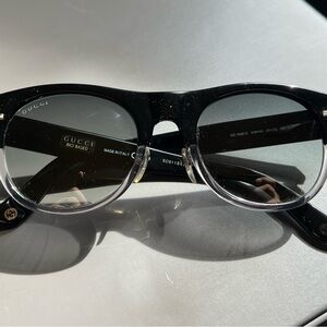 Gucci Glossy Black Round Sunglasses